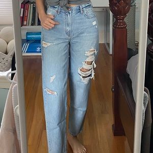 American Eagle relaxed mom Jean